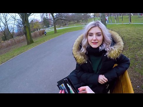 ❤️ Tibla kum sħun ta' barrani għall-flus - blowjob fil-park minn Eva Elfie ❤️❌ Porn iebes lilna
